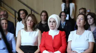 Emine Erdoğan, NATO Zirvesi'ne Katılan Lider Eşleri ile Bir Araya Geldi