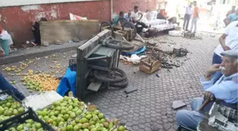 Zabıta ile Tartışan Seyyar Satıcılar, Organik Ürünleri Sokağa Döktü