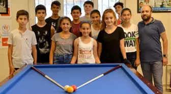 Çukurhisarlı Çocuklar Bilardo Öğreniyor