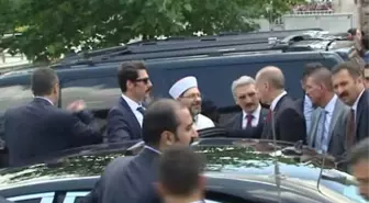 Erdoğan Cuma Namazını Bakanlarla Beraber Kıldı
