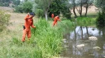 Jak Timleri 4 Gündür Kayıp Olan 3,5 Yaşındaki Evrim'i Derede Arıyor