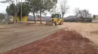 Selendi'de Okul Bahçelerine ve Mahalle Yollarına Yikob El Attı