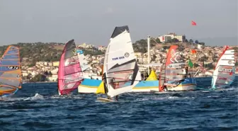 Ayvalık'ta Düzenlenen Rüzgar Sörfü Slalom Ligi 1. Etabı Sona Erdi