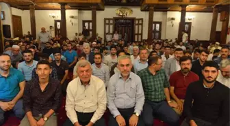 Başkan Karaosmanoğlu, Hafızlarla Sabah Namazında Bir Araya Geldi