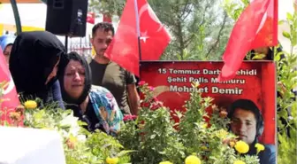 Gaziantep'te 15 Temmuz Şehidi, Mezarı Başında Anıldı