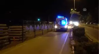 Tren Yoluna Düşen Otomobilin Sürücüsü Yaralandı