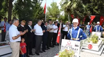 Vali Kalkancı ve İl Protokolü Şehitliği Ziyaret Etti