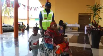 Tika'dan Komorlar'a Tekerlekli Sandalye Desteği