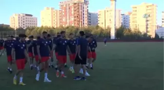 Karaköprü Belediyespor Sahaya İndi