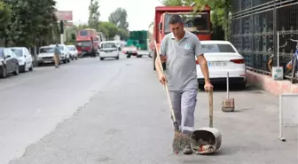 Belediye Temizlik İşçisinden Örnek Davranış