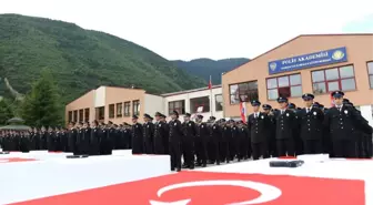 Trabzon Polis Meslek Eğitim Merkezi Yeni Mezunlarını Verdi