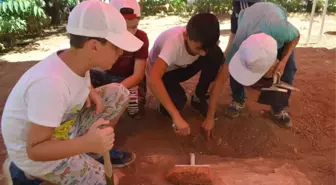 Mardin'de Çocuk Arkeologlar İş Başında