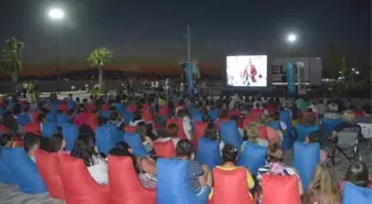 Yeni Şakran'da Açık Hava Sinema Nostaljisi