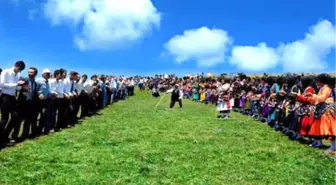 Kadırga Yayla Şenliği Yapıldı; Üstü Açık Camide Namaz Kılındı