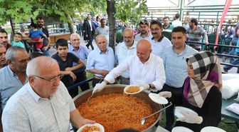 Başkan Çolakbayrakdar, ' 7'den 70'e Herkese Hitap Eden Projeler Üretiyoruz'