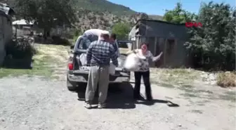 Hakkari Çukurca Belediyesi'nden 40 Aileye Gıda Yardımı Hd