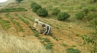 Minibüs Şarampole Uçtu: 1 Ölü, 2 Yaralı