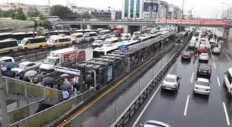 Yağmur Trafiği Olumsuz Etkiliyor