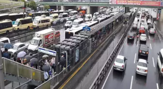 Yağmur Trafiği Olumsuz Etkiliyor