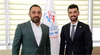 Kenan Sofuoğlu, Gençlik ve Spor Bakan Yardımcısı Hamza Yerlikaya'yı Ziyaret Etti