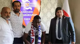 Mengolo'dan Karabükspor'a İmza!