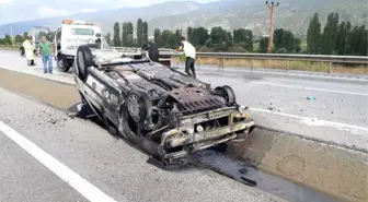 Yanan Otomobilden Son Anda Kurtarıldılar