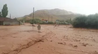 Çorum'daki Aşırı Yağışlar Ulaşımı Adeta Felç Etti