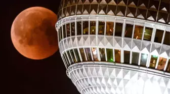 Dünyadan Kanlı Ay Tutulması Fotoğrafları