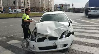 Samsun'da Trafik Kazası: 3 Yaralı