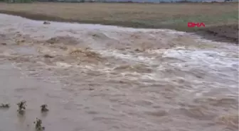 Afyonkarahisar'da Sağanak, Hayatı Olumsuz Etkiledi