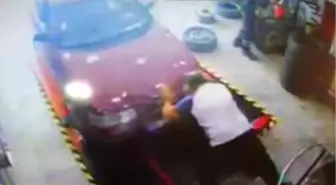 Fren Yerine Gaza Basınca, Tamirciyi Duvara Sıkıştırdı