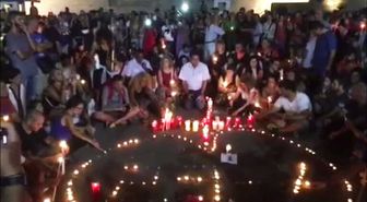 Yunan Halkı Yangın Faciasında Ölenleri Unutmadı