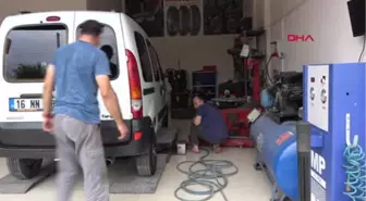 Bursa Ev Kadını Hülya, Oto Lastik Tamircisi Oldu