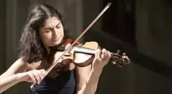 Londralı Kemancı Ezo Sarıcı, İtalya'dan Ödülle Döndü