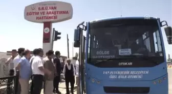 Halk Otobüslerinde Vatandaşların Sıkıntılarını Dinliyorlar