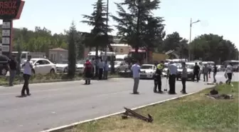 Trafik Kazası: 1 Ölü, 2 Yaralı