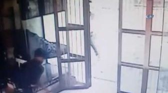 Beyoğlu'nda Eğlence Mekanının Kurşunlanması Kamerada