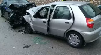 Afyonkarahisar'da Trafik Kazası: 2 Ölü, 5 Yaralı