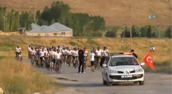 1. Ulusal Van Denizi'ni Pedallıyoruz, Etkinliğine Katılan Sporcular Muradiye Şelalesi'nde Kamp Kurdu