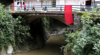 Rize'de Dere Yatağı Üzerinde Kurs Binası ve Kahvehane