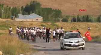 Van Gölü'ne Farkındalık İçin Düzenlenen Bisiklet Turu Devam Ediyor