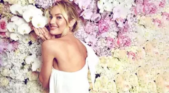 Victoria'nın Süper Modeli Candice Swanepoel da Bebek Emzirme Furyasına Dahil Oldu