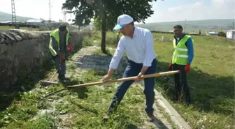 Başkan Köksoy, Personeli ile Temizlik Çalışmalarına Katıldı