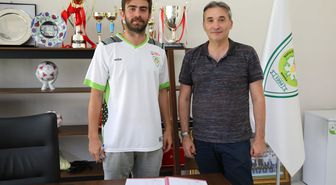 Büyükşehir'de Zafer Sezer Alp İle Sözleşme Yenilendi