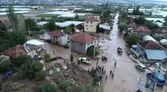 Elmalı Sel Suları Altında Kaldı, Üretici Perişan Oldu