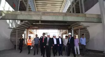 Başkan Asya, Protokol Üyelerine Şehirlerarası Otobüs Terminali İnşaatını Gezdirdi