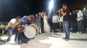 Davul Çalarken Kendinden Geçiyor, O Anlar İzlenme Rekorları Kırıyor