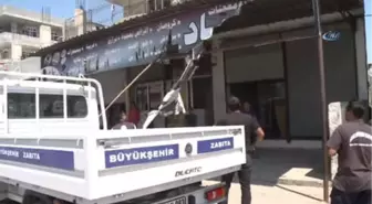 Adana'da Arapça Tabela, Poster ve Afişler Kaldırıldı