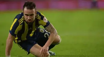 Fenerbahçe, Benfica Maçından Çıkarken Sinirli Tavırlar Gösteren Valbuena'yla Görüşecek