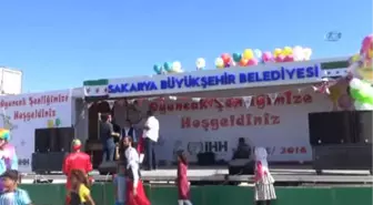 Suriye'de Kurban Bayramı Öncesi Oyuncak Şenliği